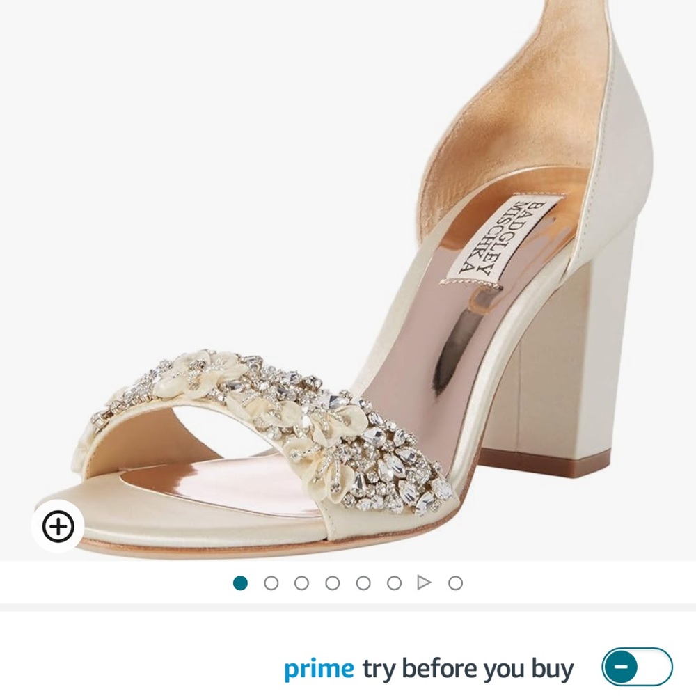 Badgley mischka ivory block heels